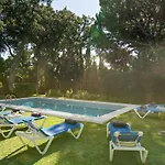 Villa With Private Pool And Garden In Marbella